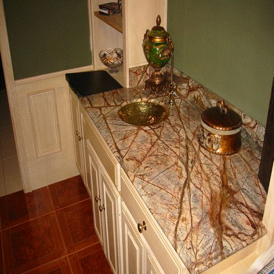 da-Forest-Marble-op-lavabo
